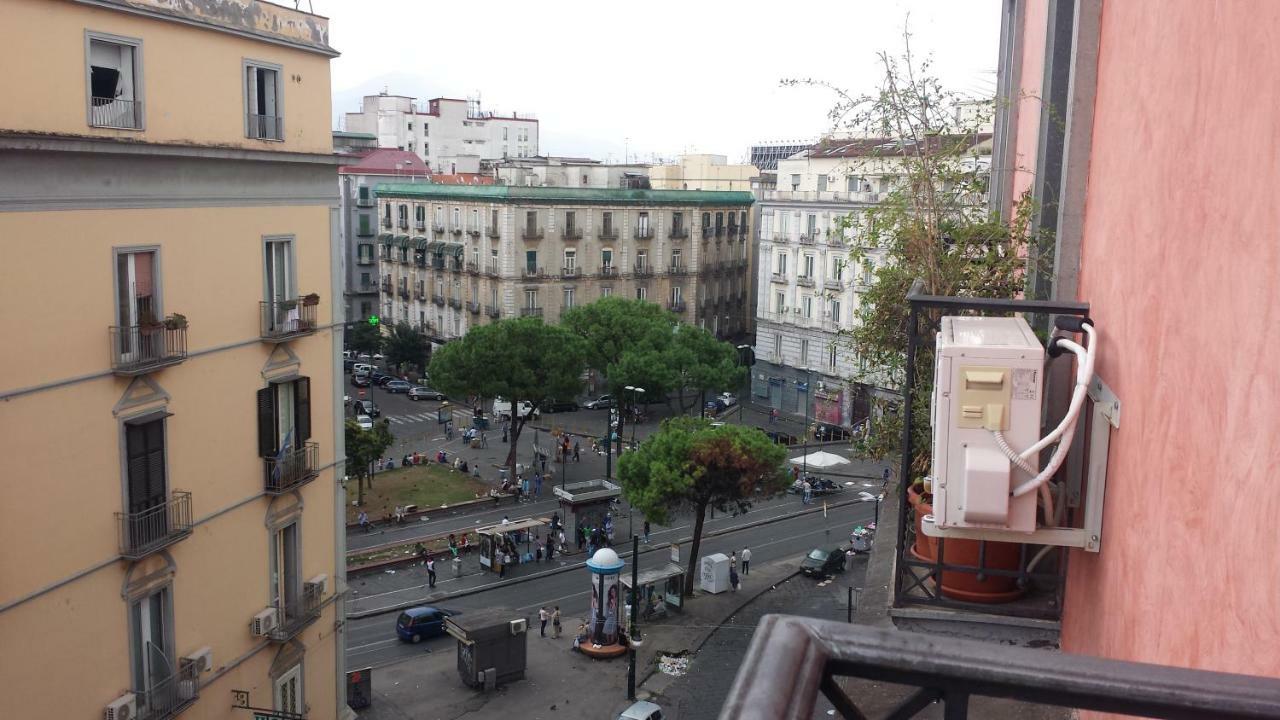 Una Casetta Al Centro Di Napoli Naples Exterior photo